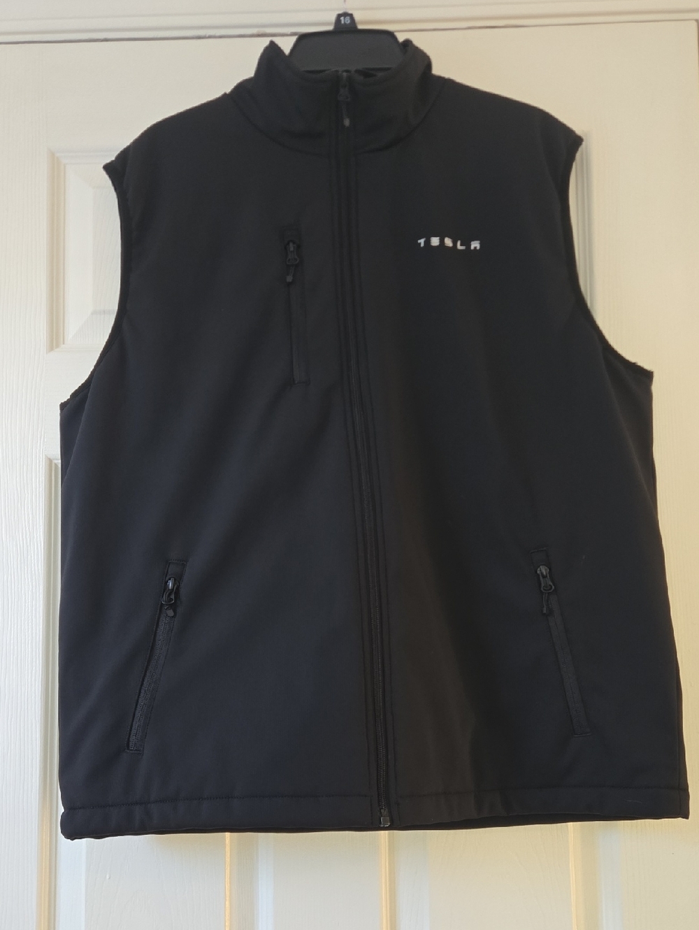 🚘 Tesla Soft Shell Vest In Excellent Condition! Size Large!